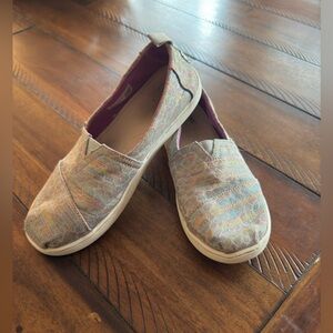 Girls Toms Alpargata Leopard Glitter Slip On Flats (Girls 5)